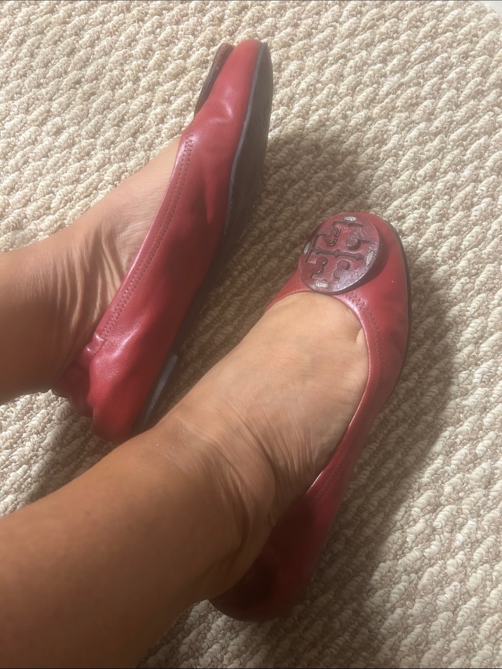 Tory Burch Red Leather Logo Ballet Flats - Picture 2 of 4